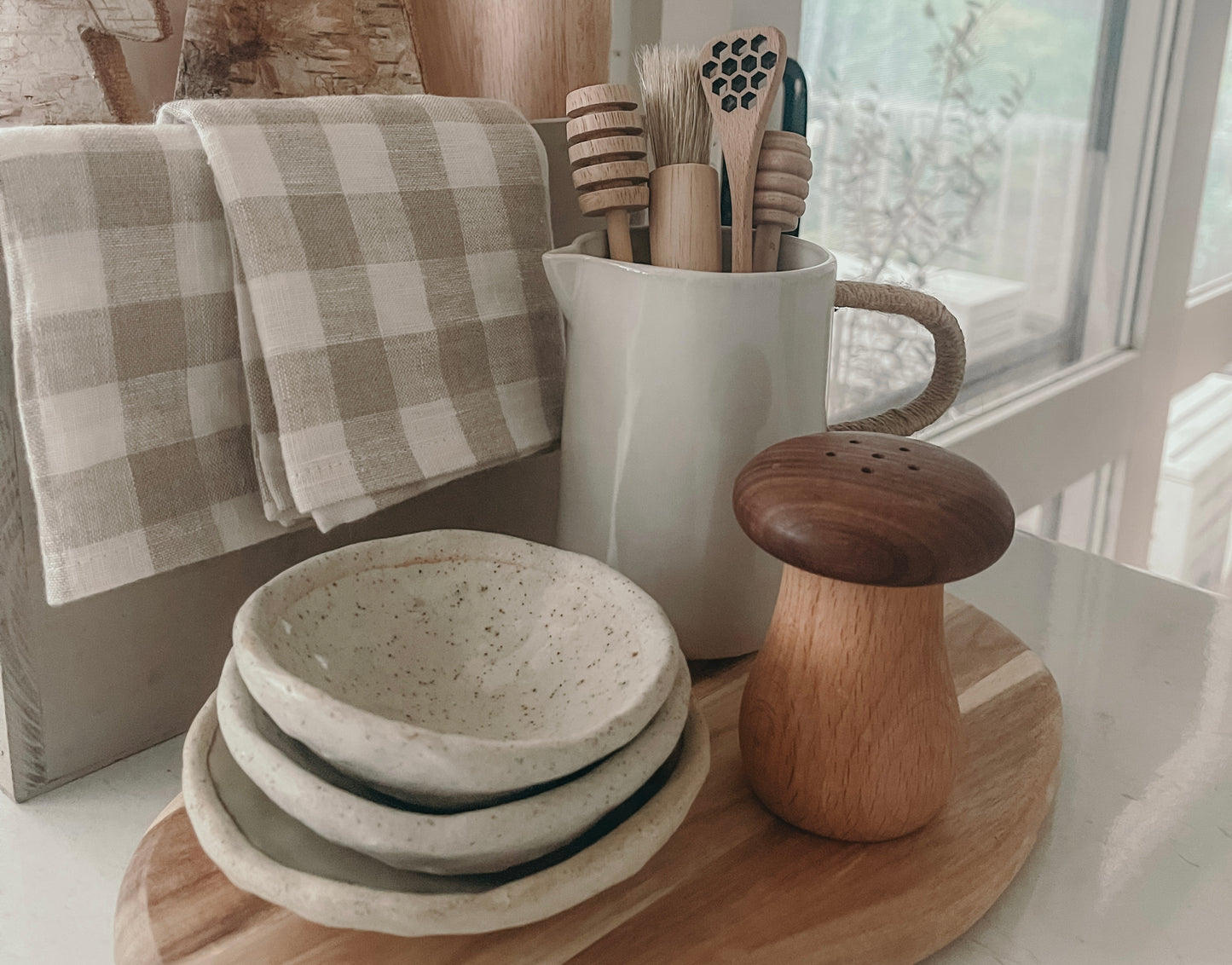 Mushroom shape toothpick holder