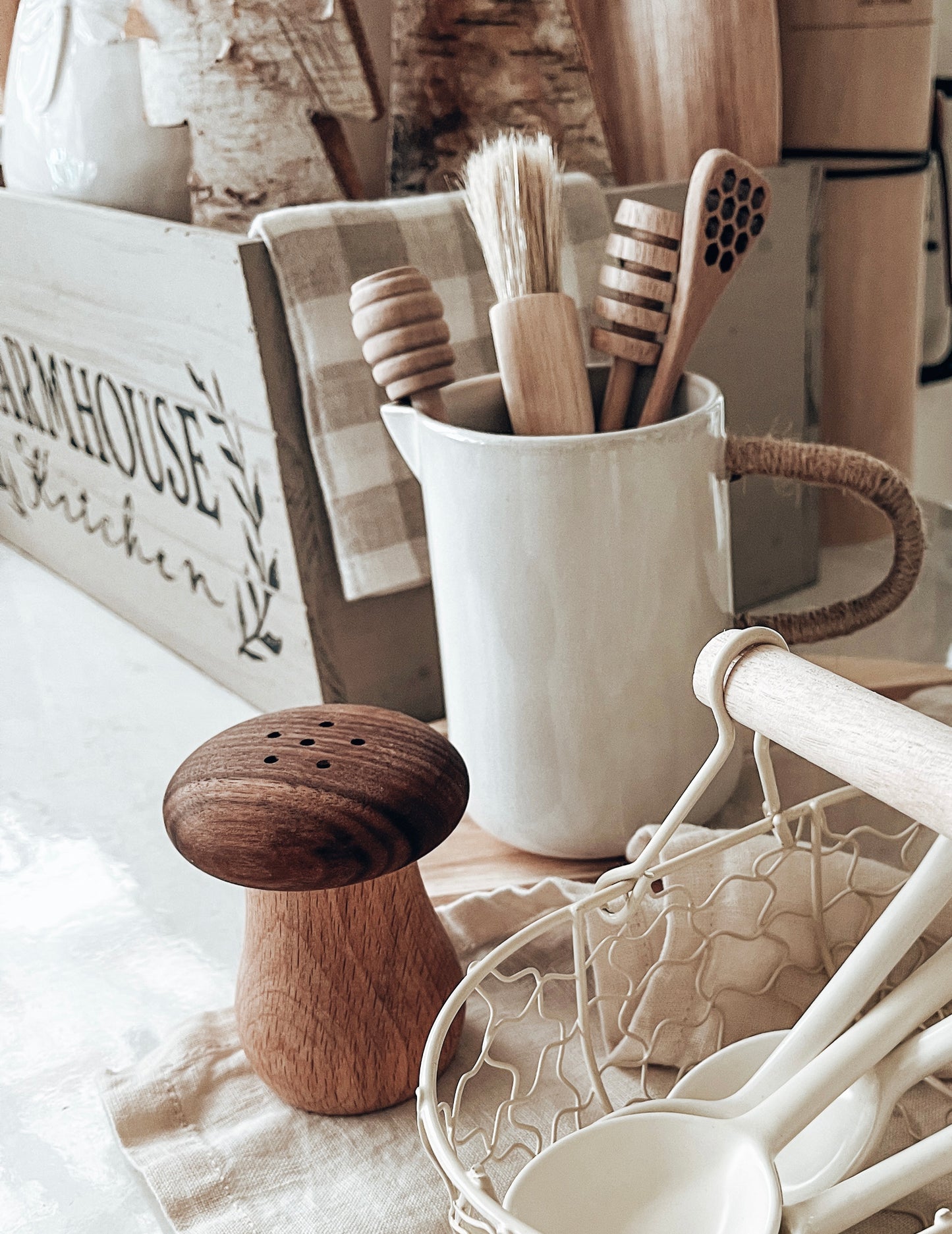 Mushroom shape toothpick holder