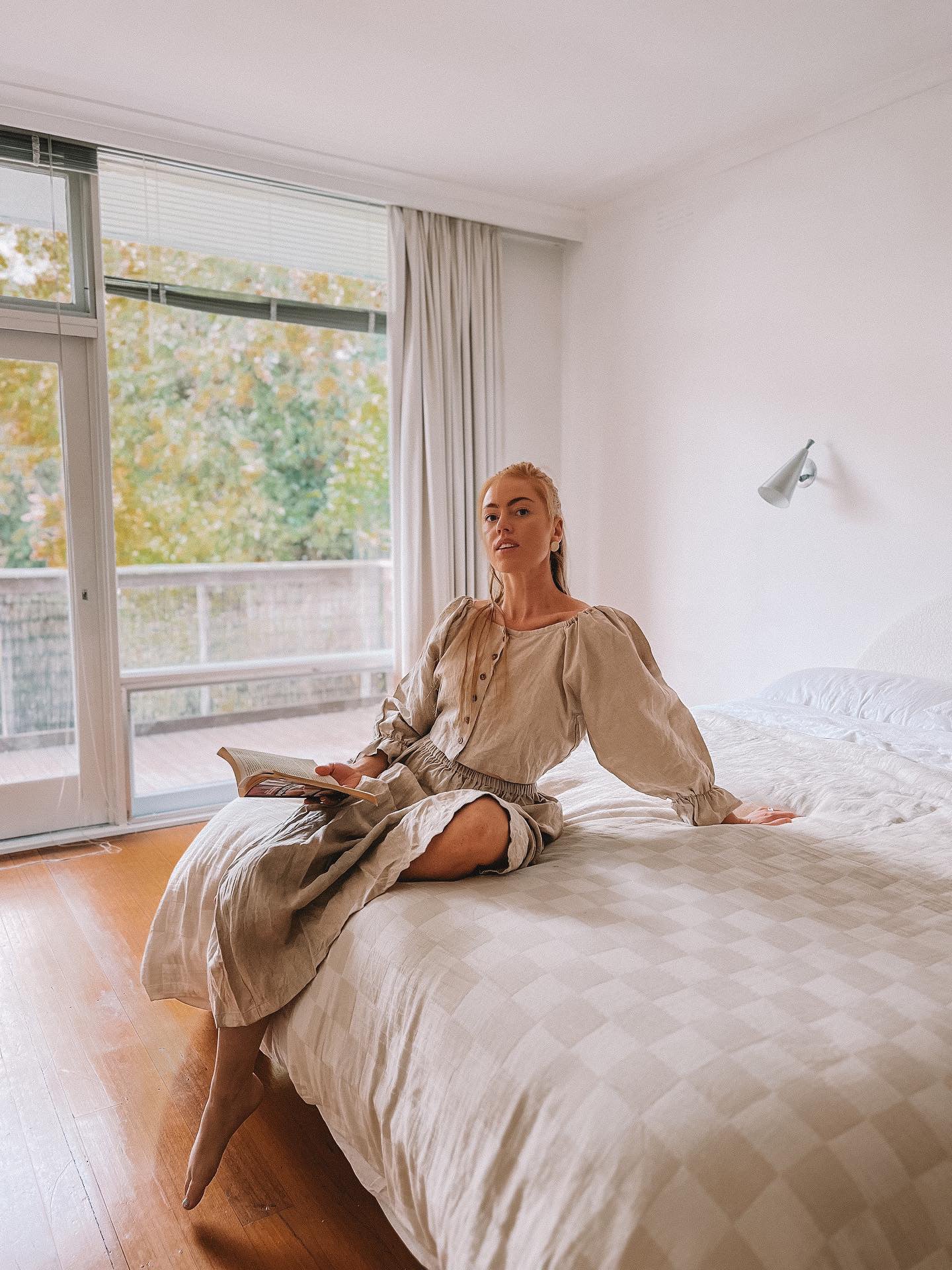 Poet Linen Set