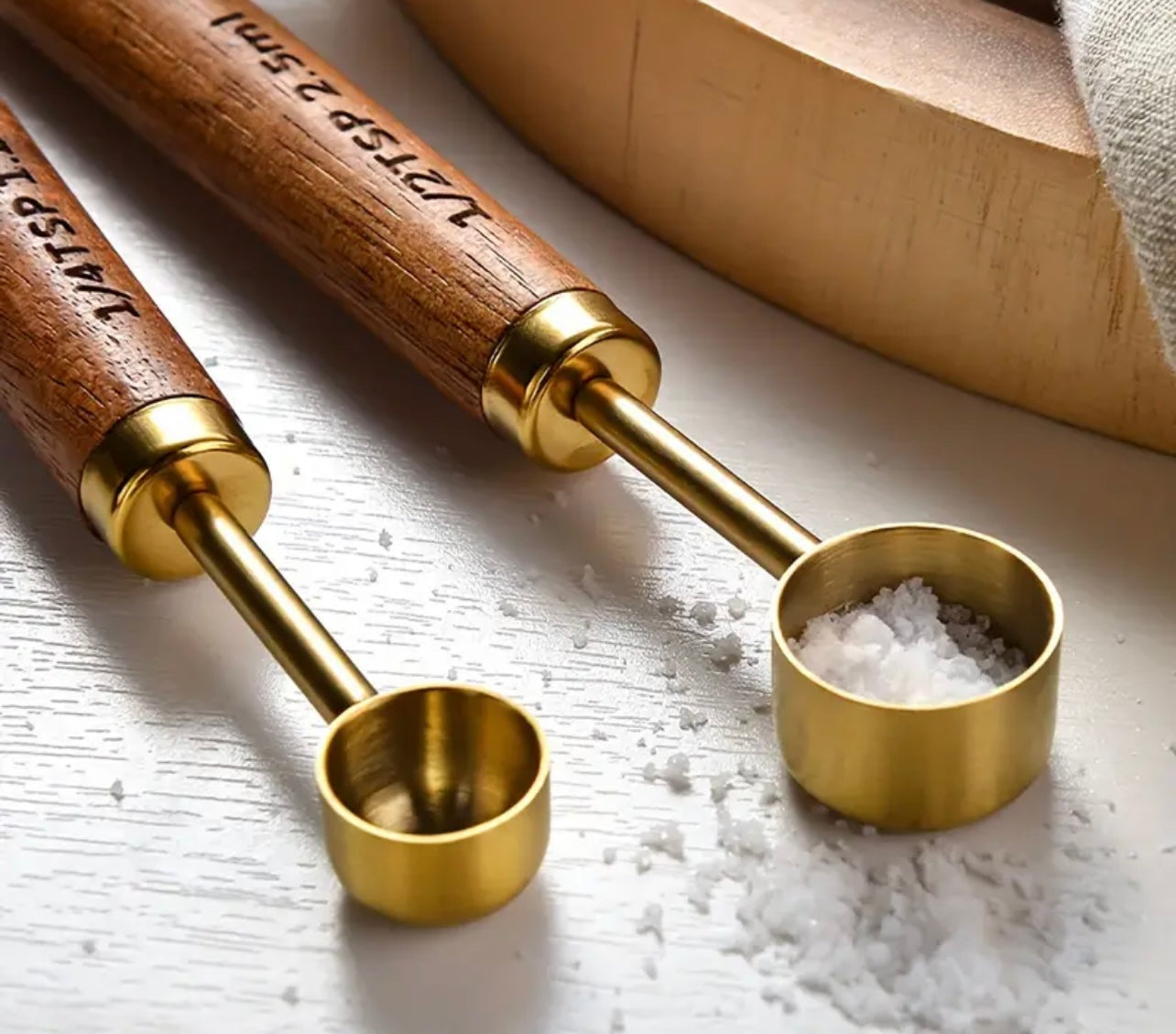 Wooden & stainless steel measuring spoons set